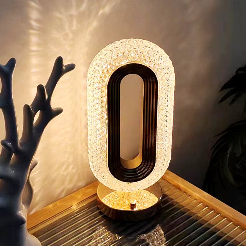 Luminária de Mesa Oval em Cristal com Design Luxuoso