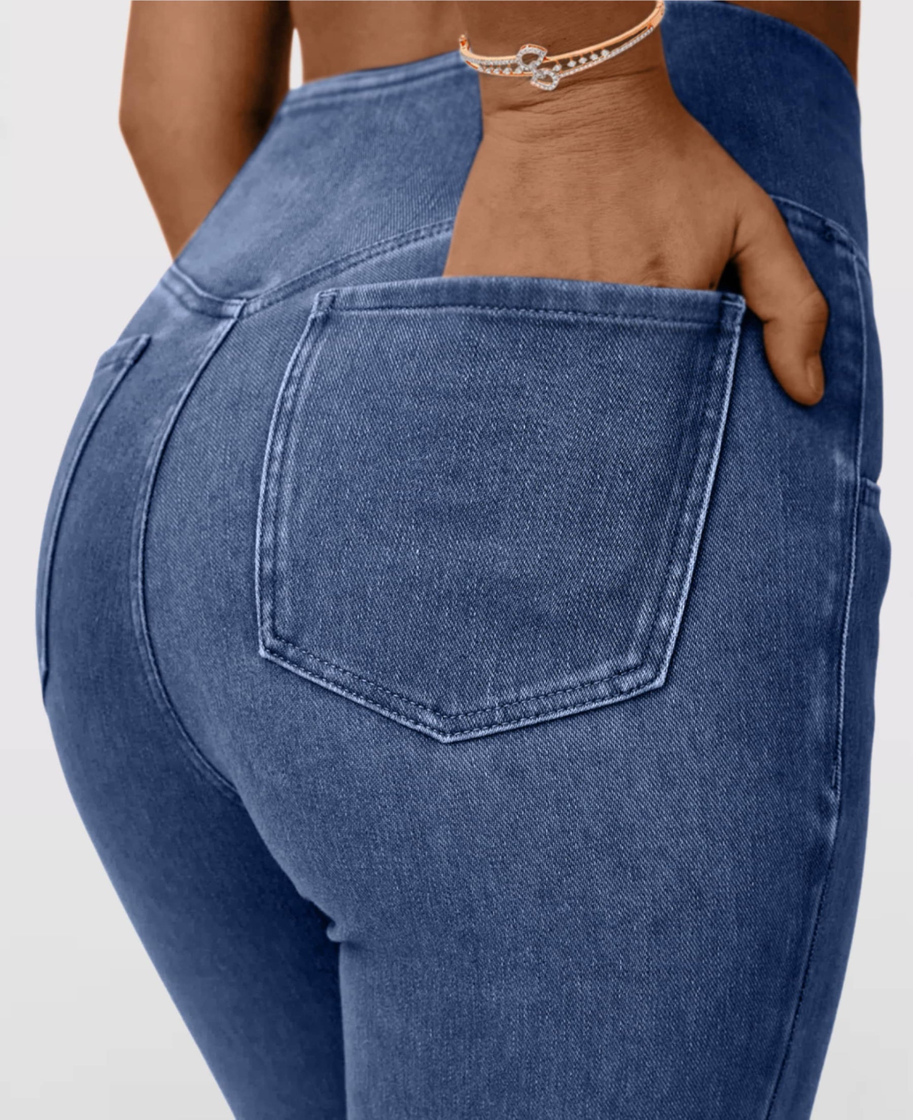 Calça Jeans de Cintura Alta Cruzada