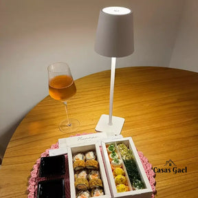 Luminária de Mesa Decorativa Sem Fio com Função Dimerizável