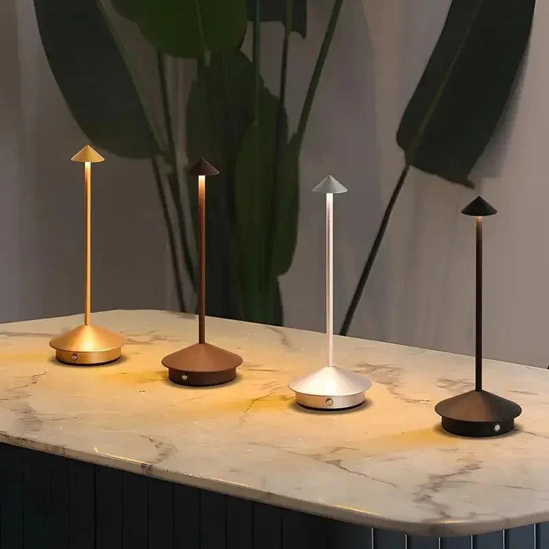 Luminária de Mesa Decorativa Sem Fio, Recarregável com Design Moderno